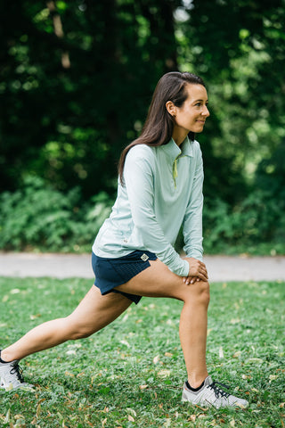 This women’s running quarter zip top is ultra-soft and made with a moisture-wicking fabric so it’s perfect for all running seasons. Quarter zip comes in colors black and misty morning sky blue.