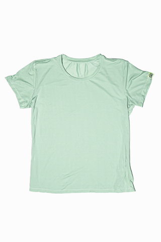 This women’s running shirt includes a lightweight, moisture-wicking fabric that is breathable. Running t-shirt comes in a sage green color.